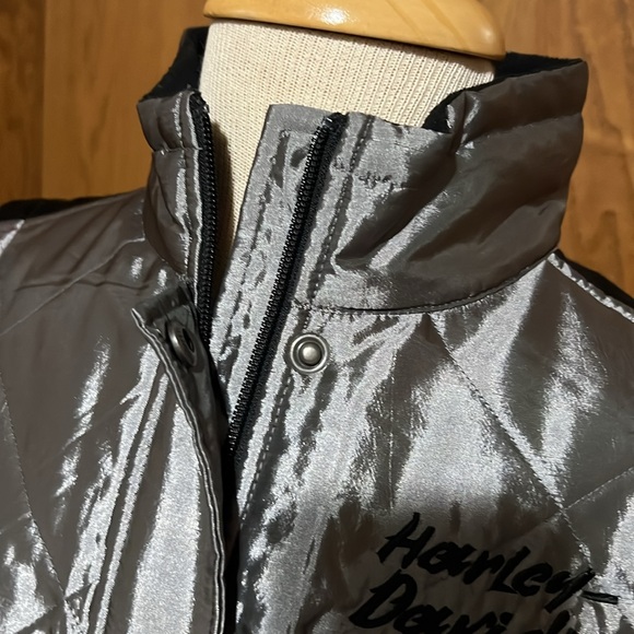 Harley-Davidson Women's Silver Quilted Vest - Picture 4 of 8